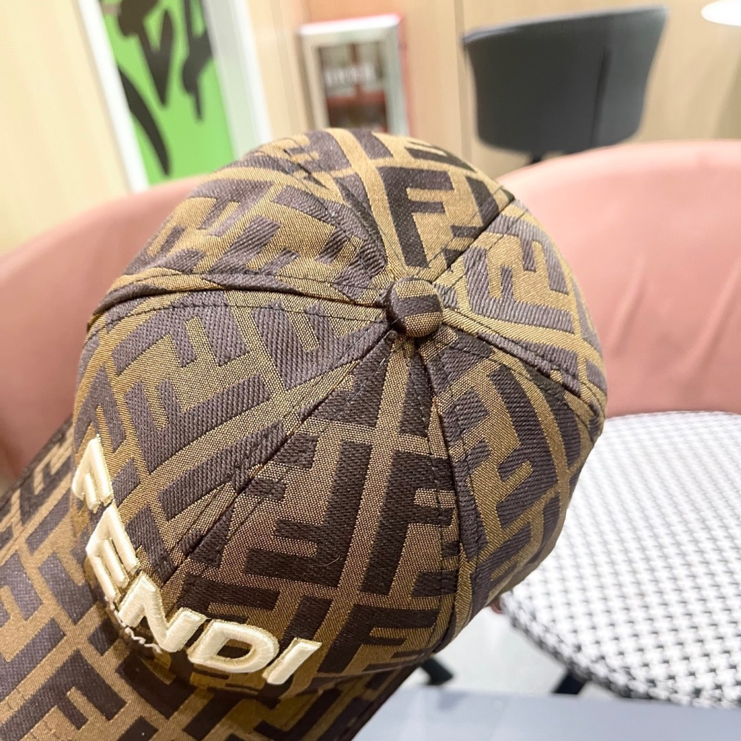  FENDI芬迪 2025老花系列棒球帽🧢 经典FF中古单品，气质穿搭单品，质量杠杠👍