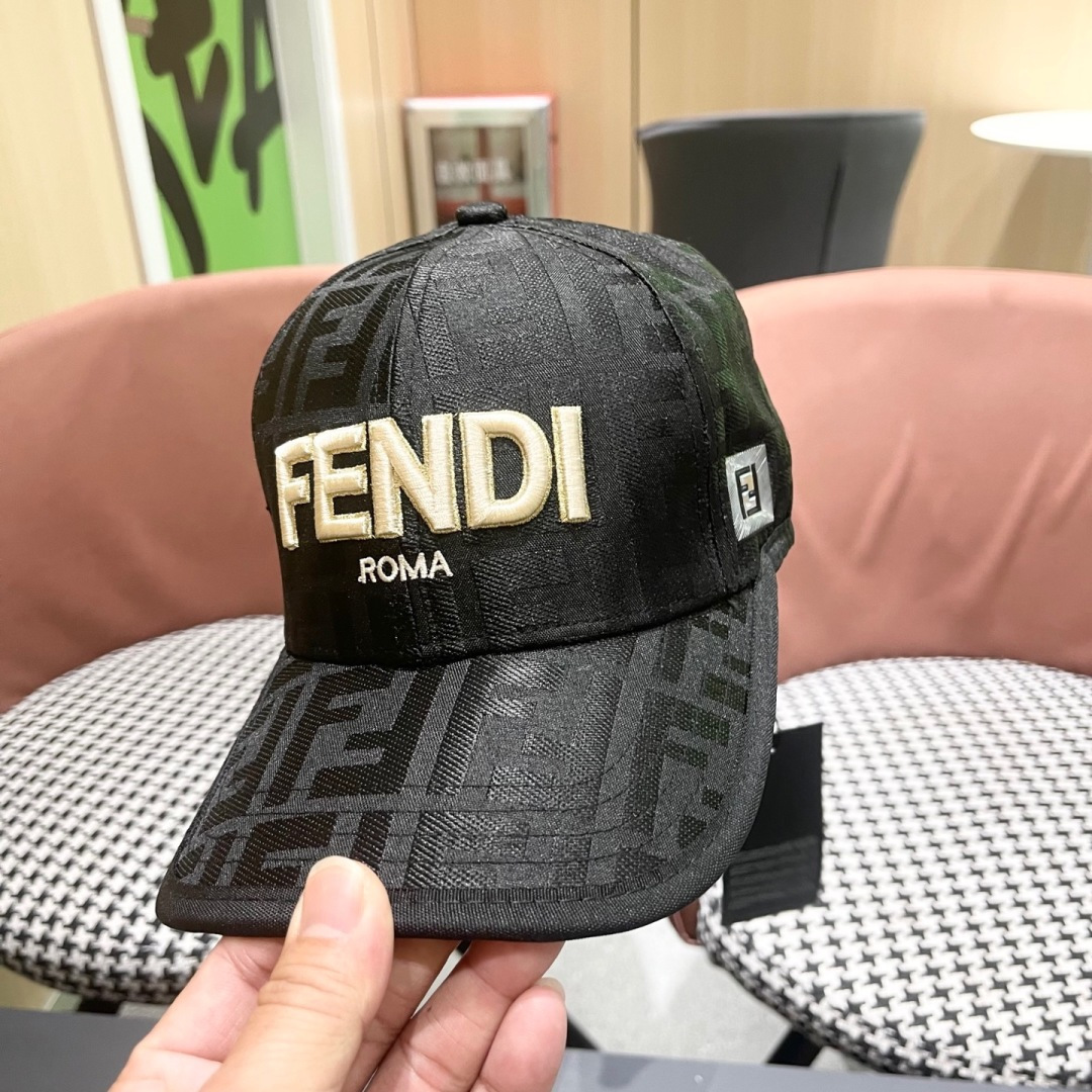  FENDI芬迪 2025老花系列棒球帽🧢 经典FF中古单品，气质穿搭单品，质量杠杠👍