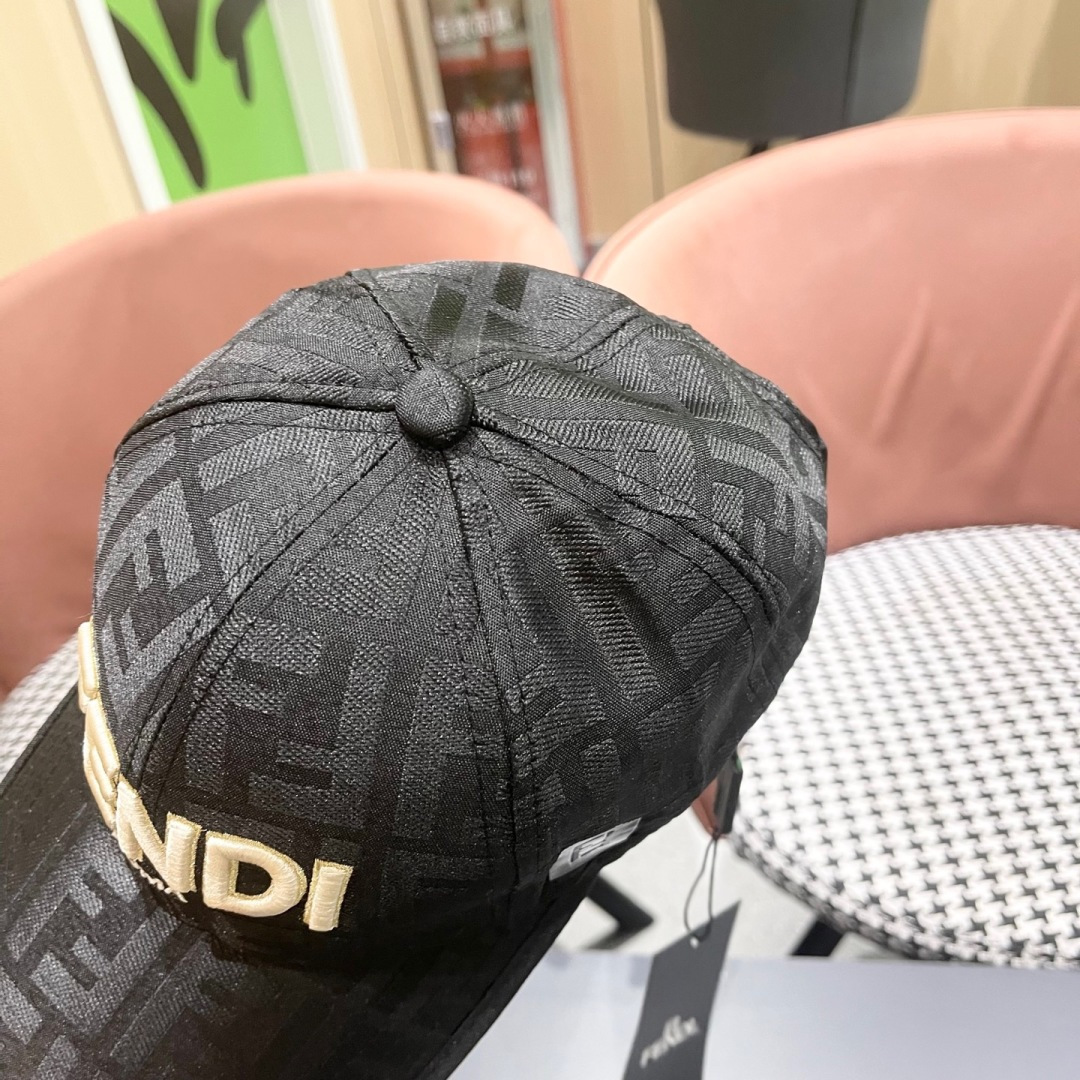  FENDI芬迪 2025老花系列棒球帽🧢 经典FF中古单品，气质穿搭单品，质量杠杠👍