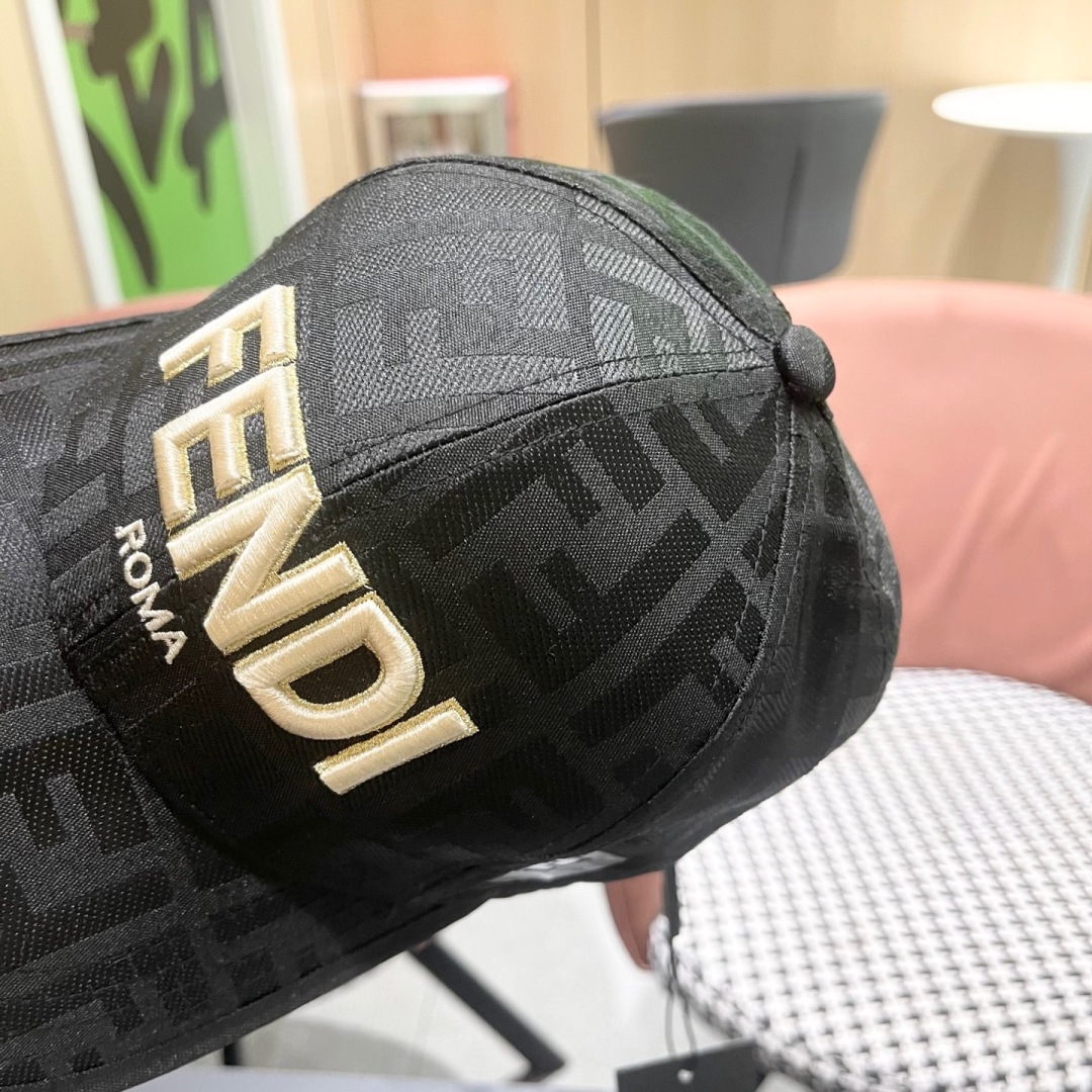  FENDI芬迪 2025老花系列棒球帽🧢 经典FF中古单品，气质穿搭单品，质量杠杠👍
