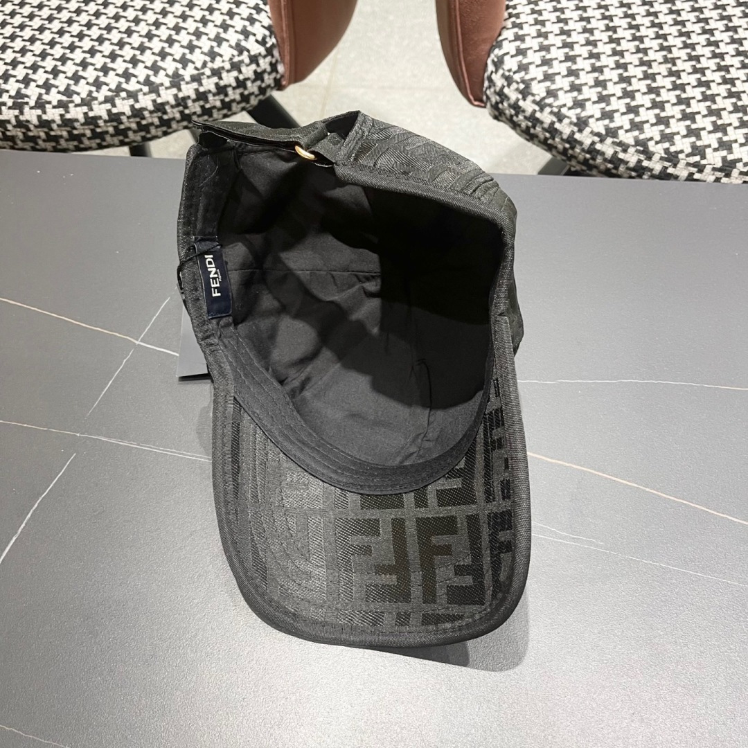  FENDI芬迪 2025老花系列棒球帽🧢 经典FF中古单品，气质穿搭单品，质量杠杠👍