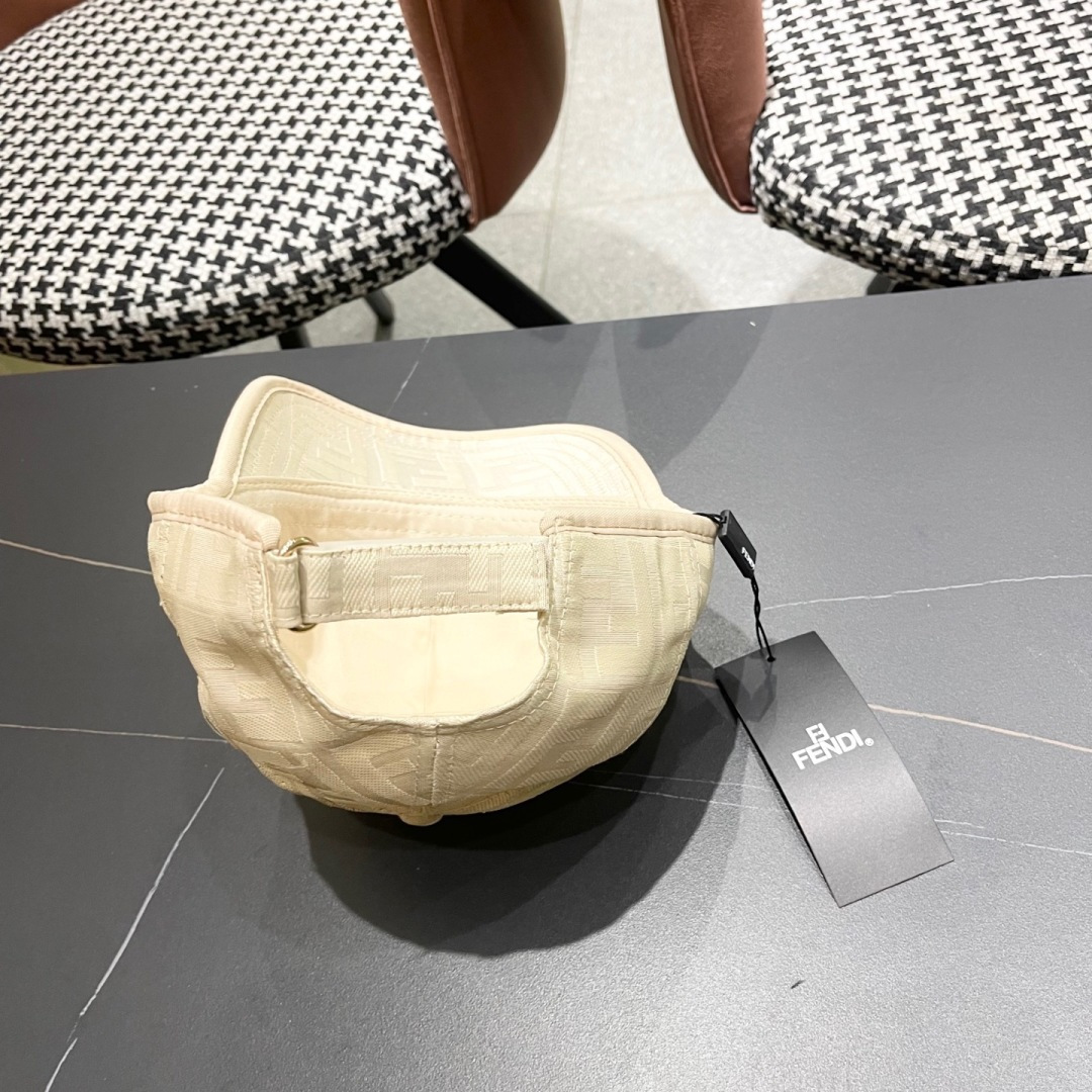  FENDI芬迪 2025老花系列棒球帽🧢 经典FF中古单品，气质穿搭单品，质量杠杠👍