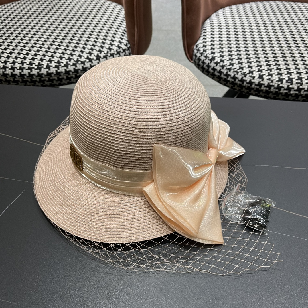 BALENCIAGA巴黎世家草帽2025新款韩系蝴蝶结草帽后开叉渔夫帽女
士海边沙滩帽遮阳帽