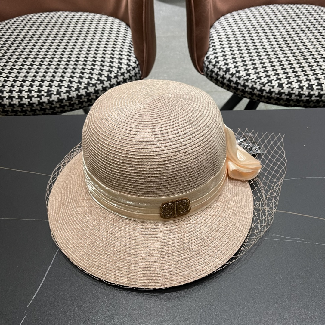  BALENCIAGA巴黎世家草帽2025新款韩系蝴蝶结草帽后开叉渔夫帽女
士海边沙滩帽遮阳帽