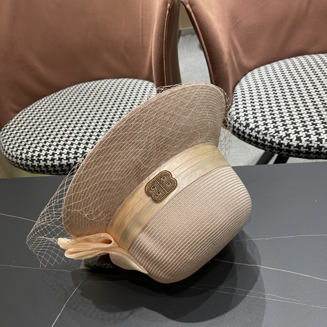  BALENCIAGA巴黎世家草帽2025新款韩系蝴蝶结草帽后开叉渔夫帽女
士海边沙滩帽遮阳帽