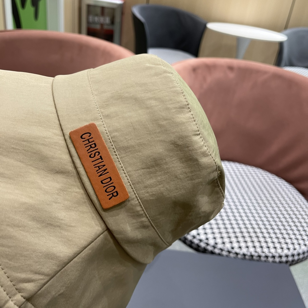  迪奥🧢春夏新款纯色渔夫帽🧢 火爆出货，百搭单品🥰随便搭配都很好看 时尚百搭