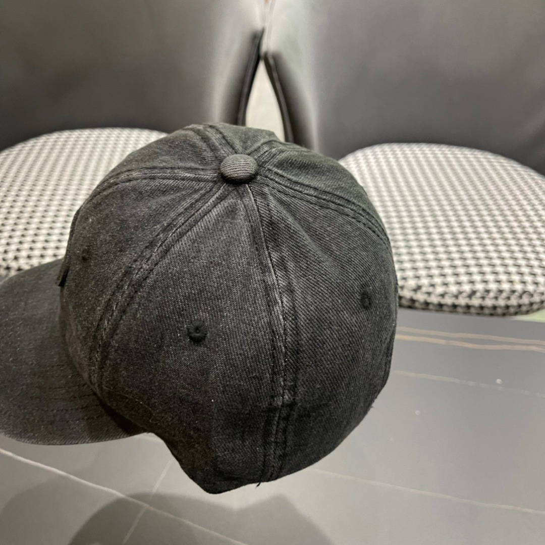 Pr@da 普拉达牛仔布倒三角棒球帽 星星洗水牛仔色，秀场同款，面料柔软舒适 百搭休闲款，闭眼入！