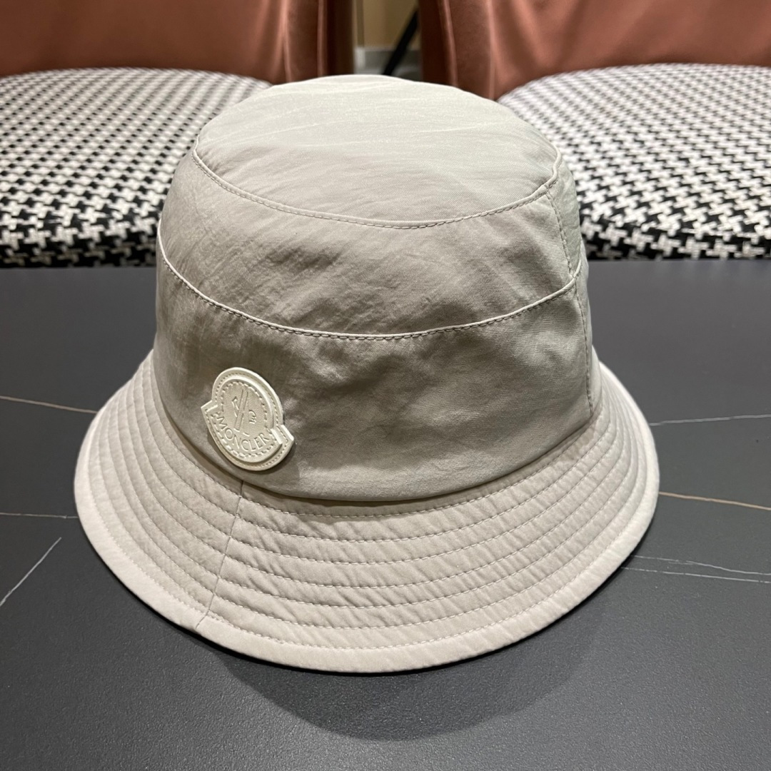  Moncler蒙口番茄小猪2025新款日系时尚简约黑色渔夫帽
女出游防紫外线太阳帽潮