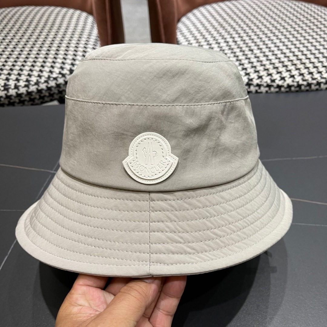  Moncler蒙口番茄小猪2025新款日系时尚简约黑色渔夫帽
女出游防紫外线太阳帽潮