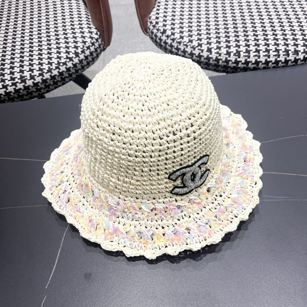  Ch@nel 香奈儿新款奶油饼千法式花朵草帽女夏海边度假风镂空防
晒遮阳大帽檐渔夫帽子