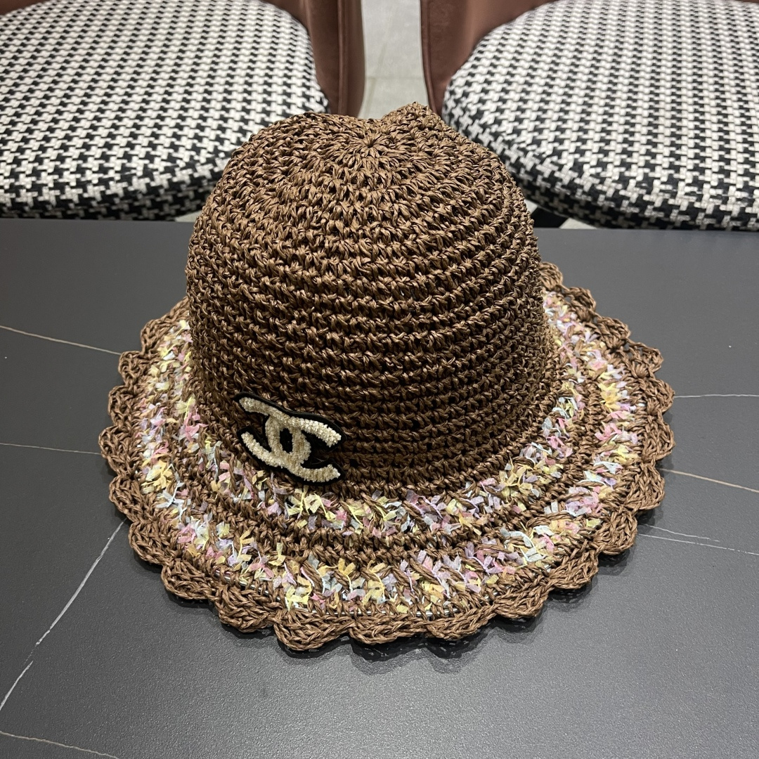  Ch@nel 香奈儿新款奶油饼千法式花朵草帽女夏海边度假风镂空防
晒遮阳大帽檐渔夫帽子