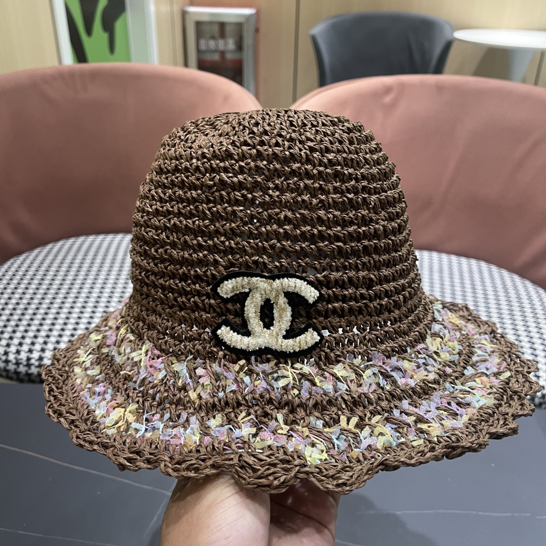  Ch@nel 香奈儿新款奶油饼千法式花朵草帽女夏海边度假风镂空防
晒遮阳大帽檐渔夫帽子