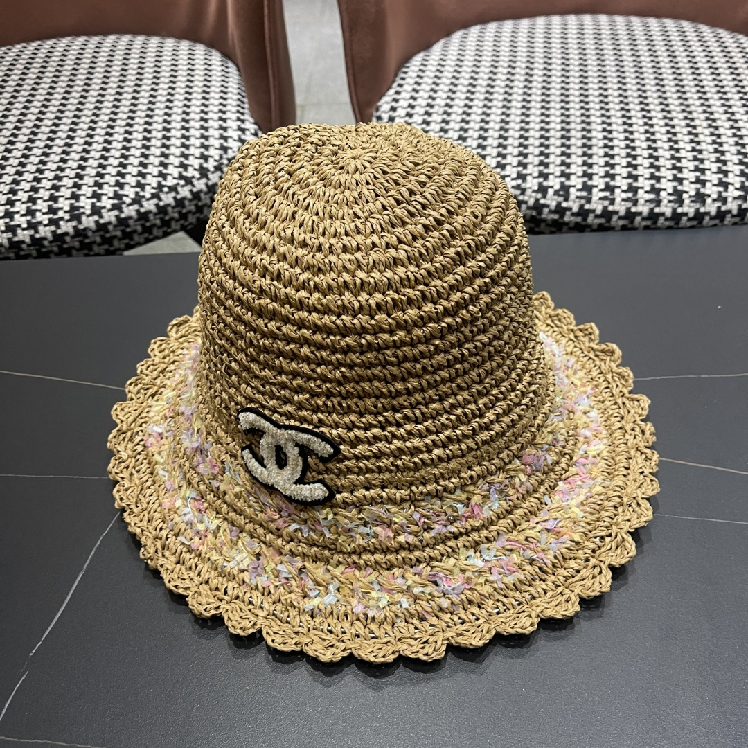  Ch@nel 香奈儿新款奶油饼千法式花朵草帽女夏海边度假风镂空防
晒遮阳大帽檐渔夫帽子