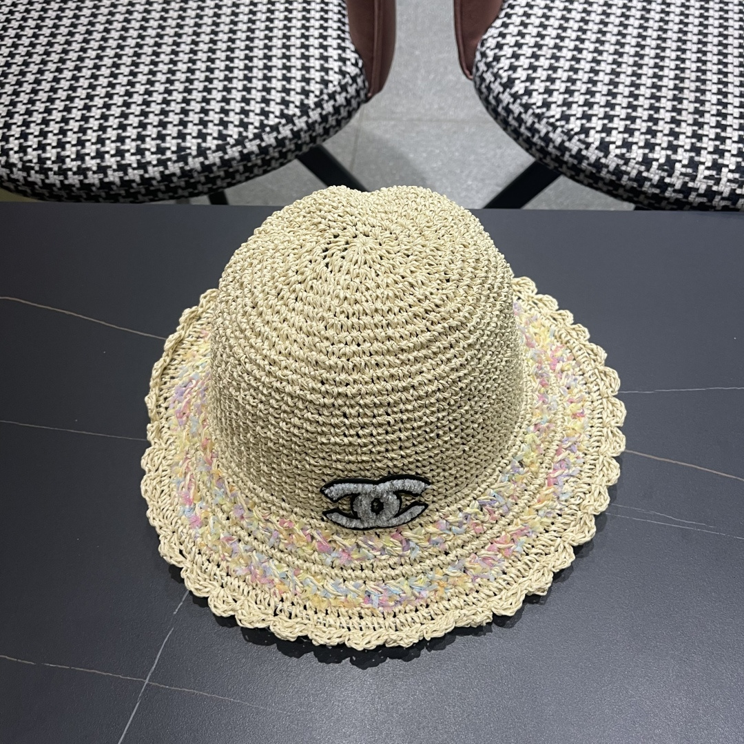  Ch@nel 香奈儿新款奶油饼千法式花朵草帽女夏海边度假风镂空防
晒遮阳大帽檐渔夫帽子