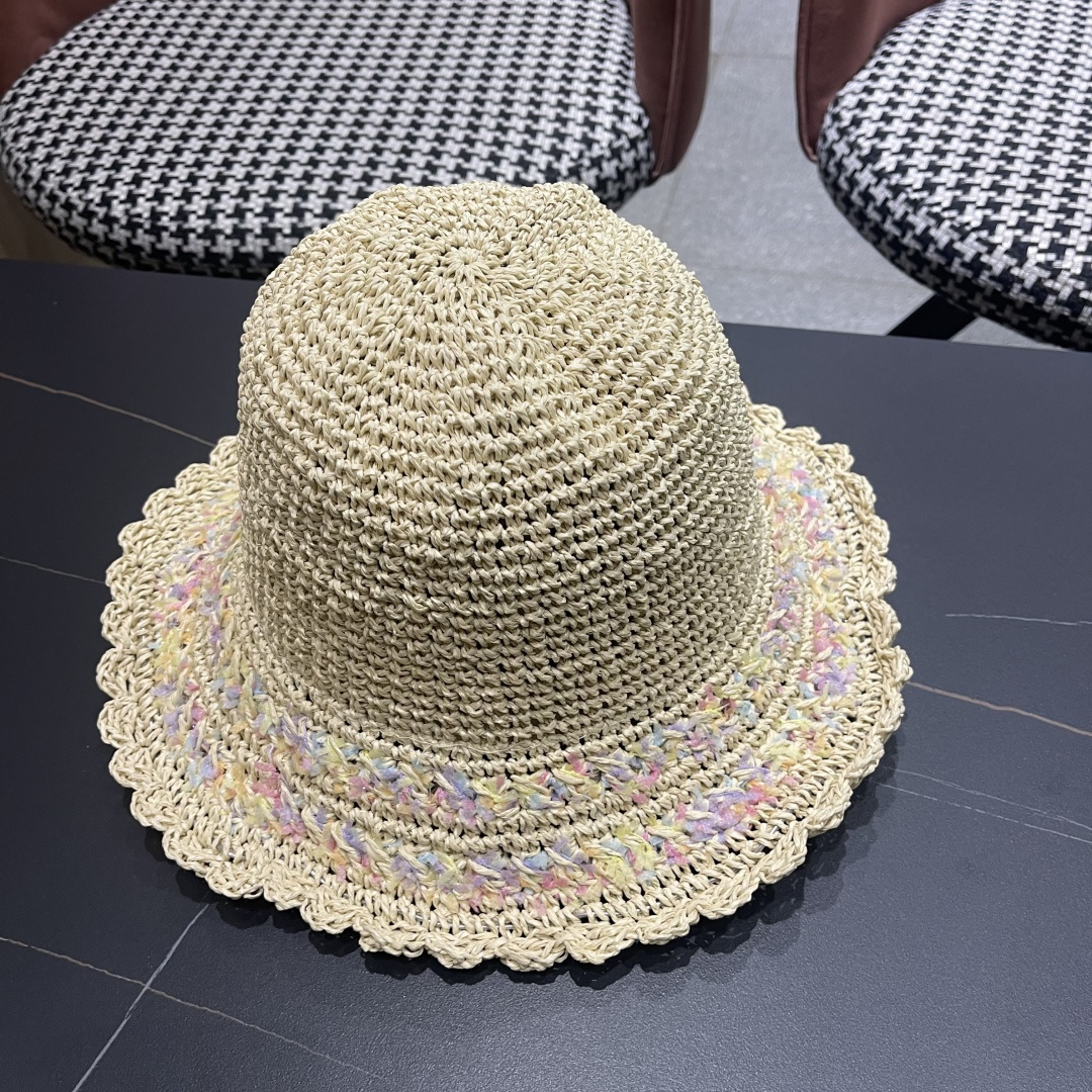  Ch@nel 香奈儿新款奶油饼千法式花朵草帽女夏海边度假风镂空防
晒遮阳大帽檐渔夫帽子