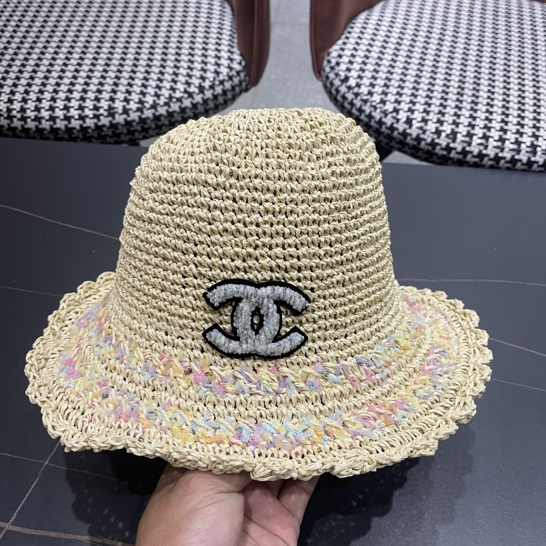  Ch@nel 香奈儿新款奶油饼千法式花朵草帽女夏海边度假风镂空防
晒遮阳大帽檐渔夫帽子