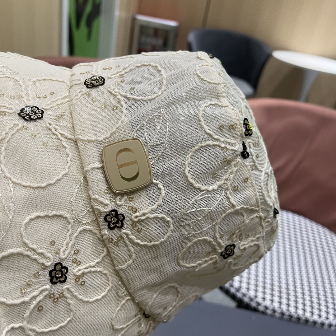  香奈儿2025新款韩版刺绣提花甜美渔夫帽春夏轻奢亮片花朵盆帽透气遞阳帽