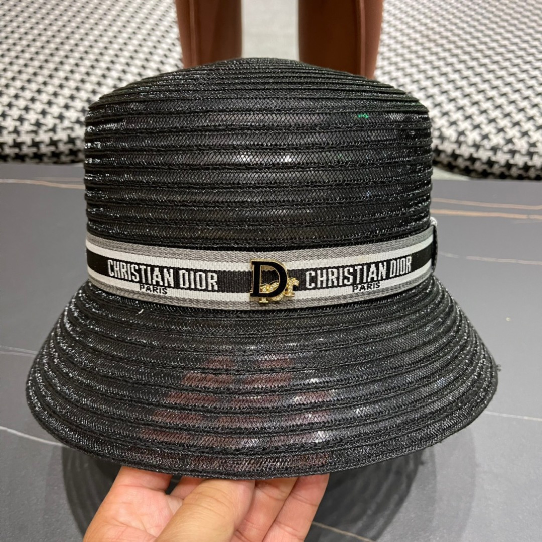  DIOR迪奥草帽❤️2025新款草帽爱心爱心做工细节精细，简约大方，百搭单品～出街首选，真的超美！名媛