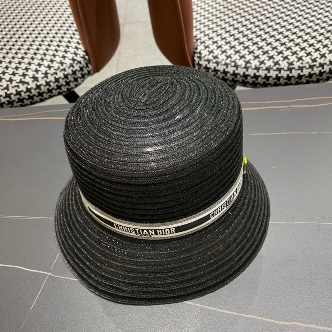  DIOR迪奥草帽❤️2025新款草帽爱心爱心做工细节精细，简约大方，百搭单品～出街首选，真的超美！名媛