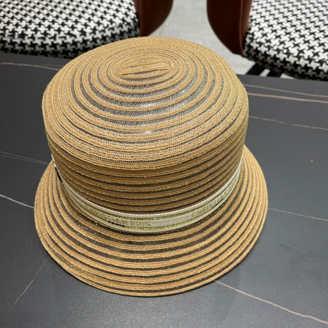  DIOR迪奥草帽❤️2025新款草帽爱心爱心做工细节精细，简约大方，百搭单品～出街首选，真的超美！名媛