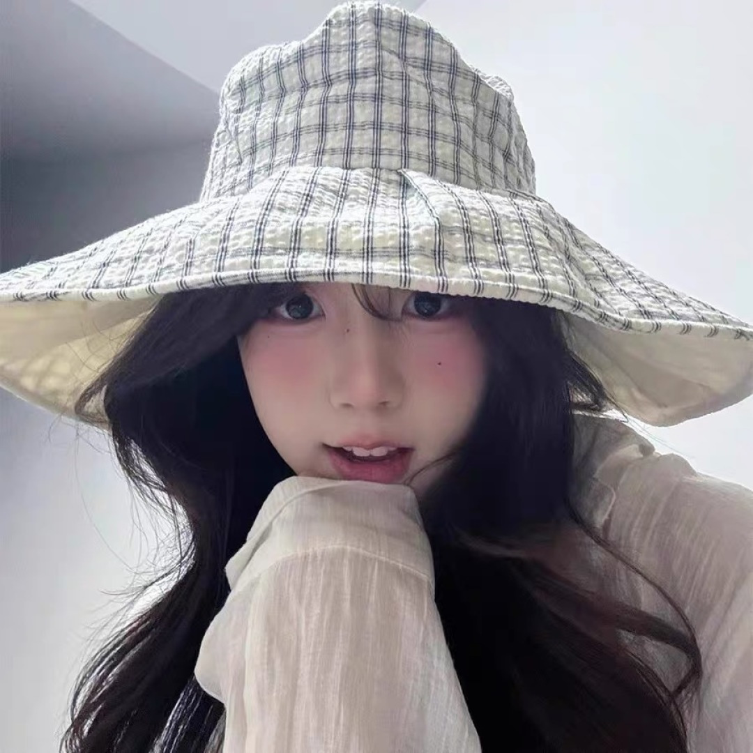  Burberry（巴宝莉）2025新款格子渔夫帽子女春夏薄款黑胶
大檐防紫外线遮阳帽休闲百搭