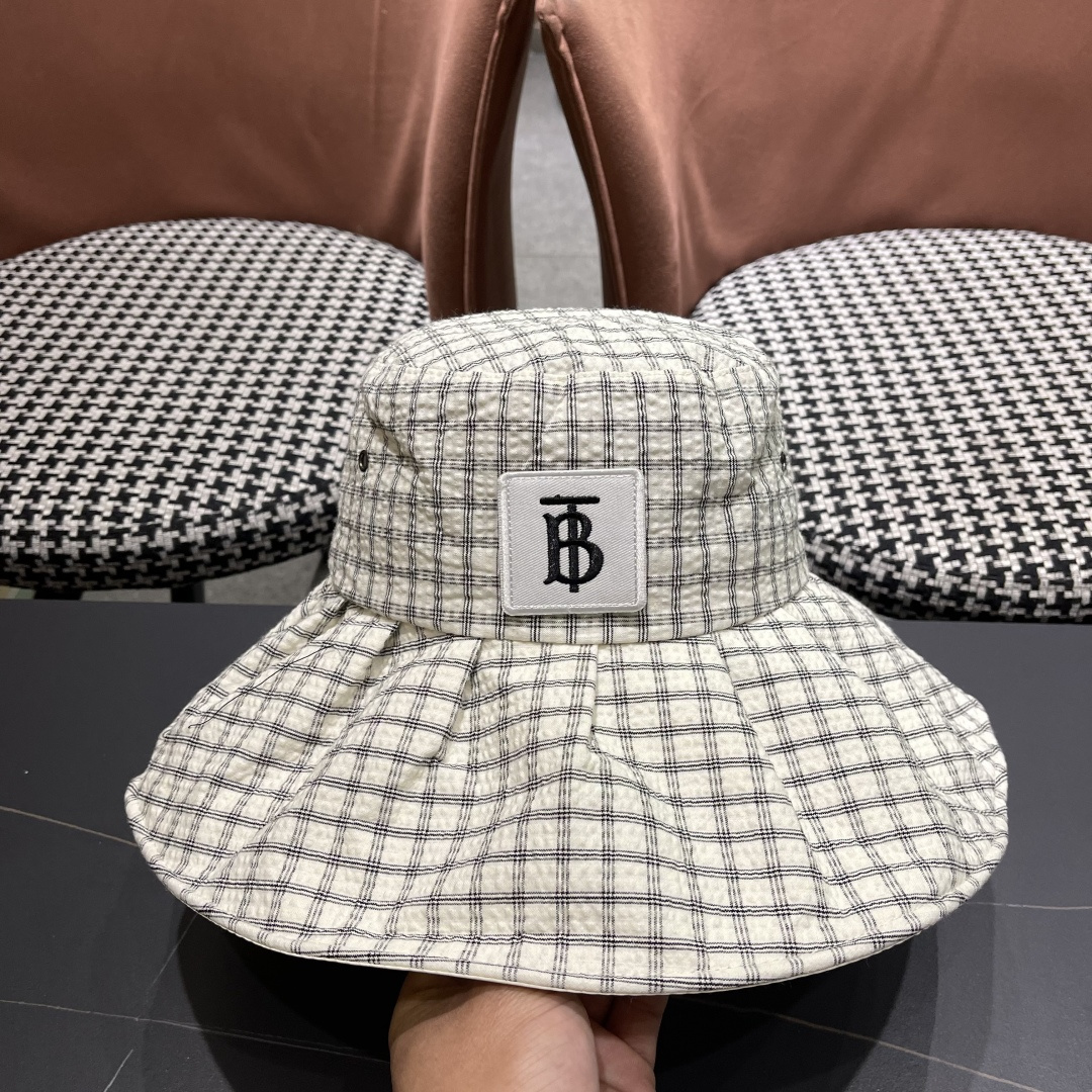  Burberry（巴宝莉）2025新款格子渔夫帽子女春夏薄款黑胶
大檐防紫外线遮阳帽休闲百搭