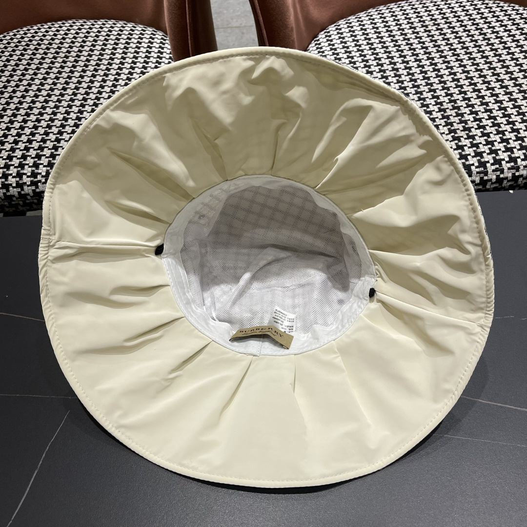  Burberry（巴宝莉）2025新款格子渔夫帽子女春夏薄款黑胶
大檐防紫外线遮阳帽休闲百搭