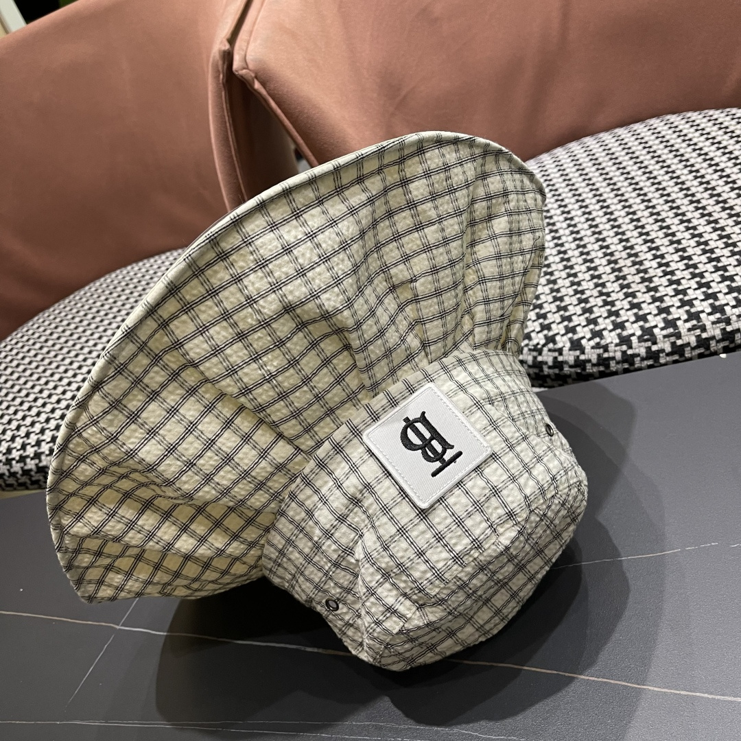  Burberry（巴宝莉）2025新款格子渔夫帽子女春夏薄款黑胶
大檐防紫外线遮阳帽休闲百搭