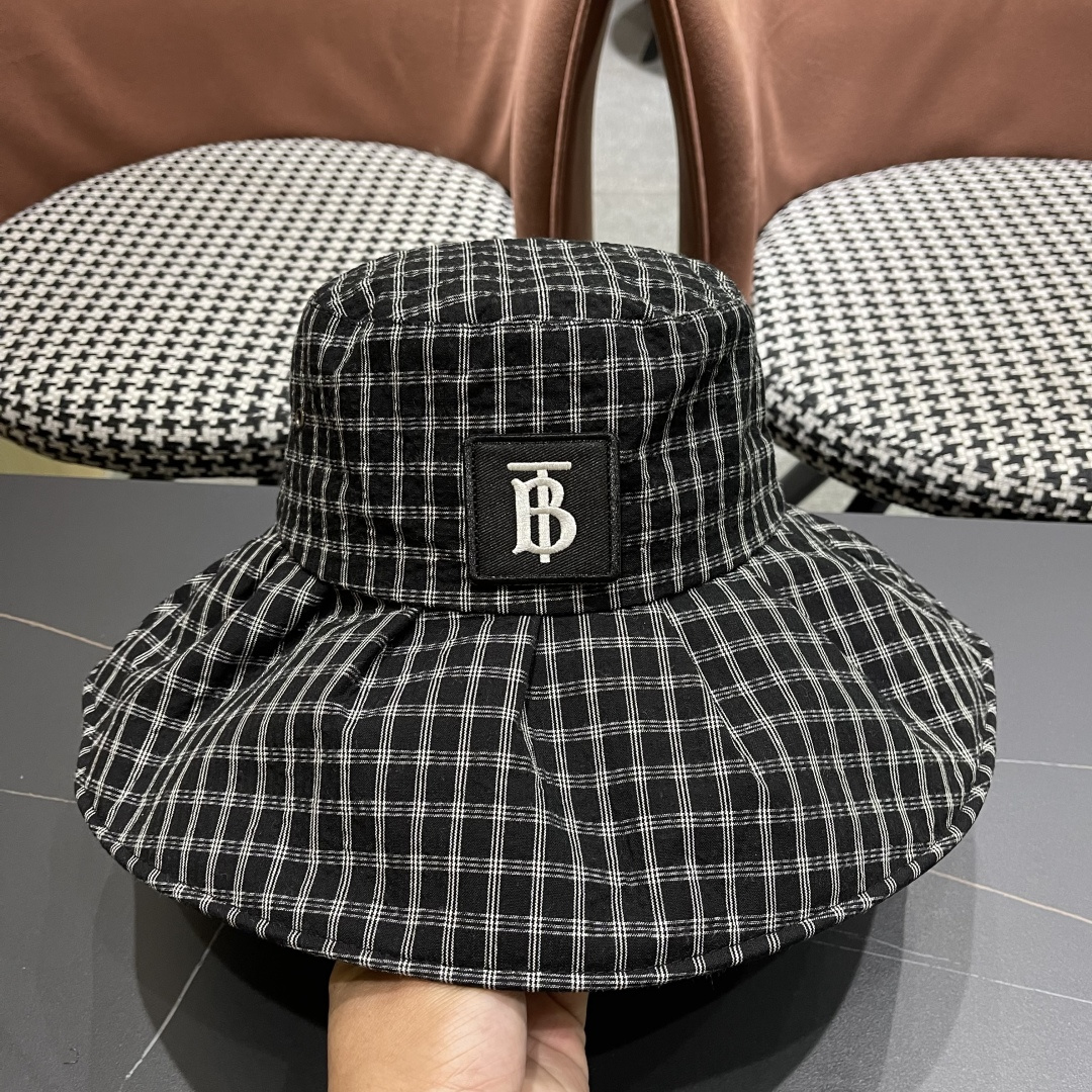  Burberry（巴宝莉）2025新款格子渔夫帽子女春夏薄款黑胶
大檐防紫外线遮阳帽休闲百搭