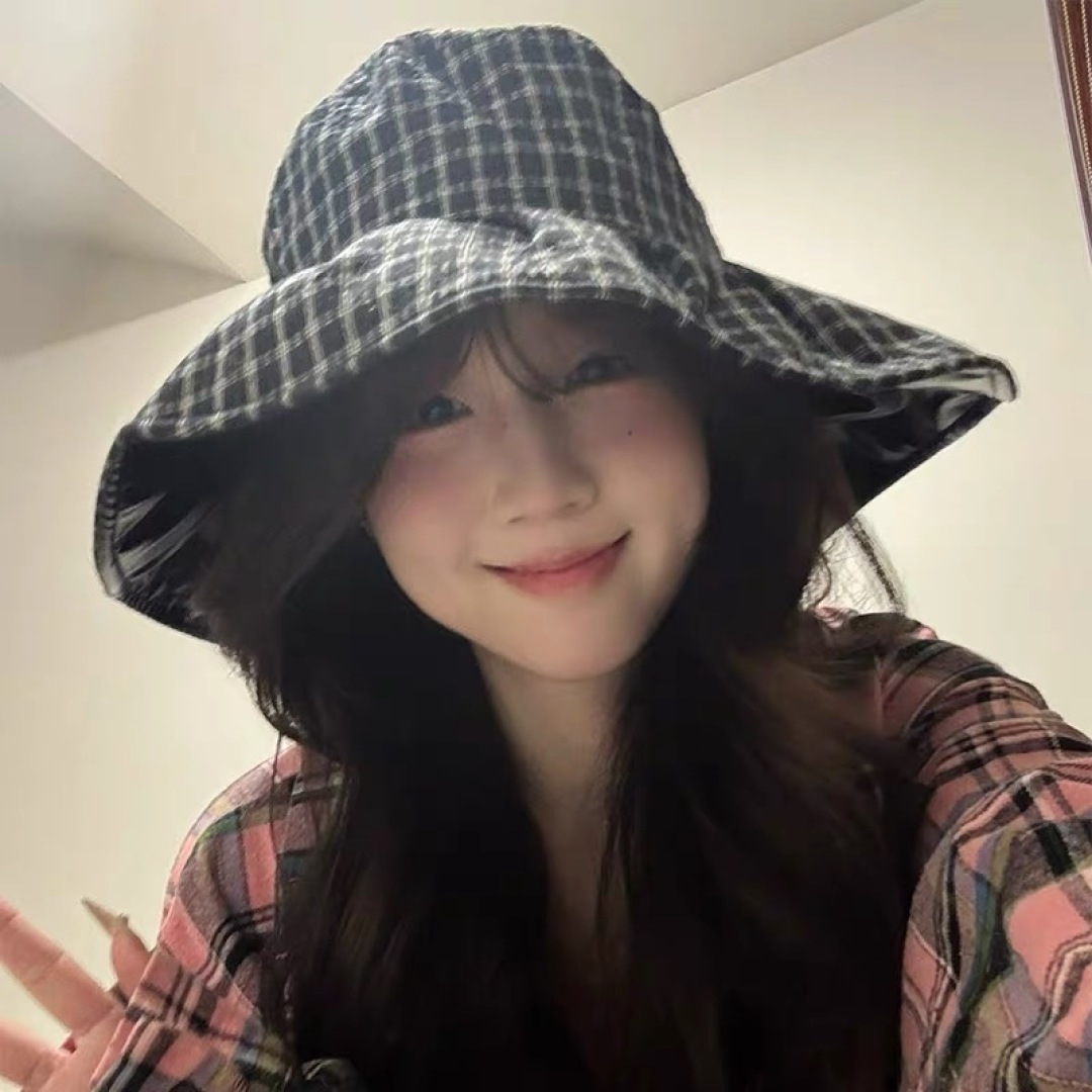  Burberry（巴宝莉）2025新款格子渔夫帽子女春夏薄款黑胶
大檐防紫外线遮阳帽休闲百搭