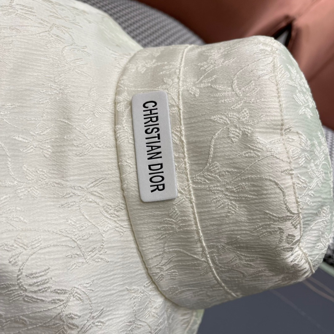  Dior 迪奥 2025新款渔夫帽， 精致純也格调很有感觉，很酷很时尚，质量超赞