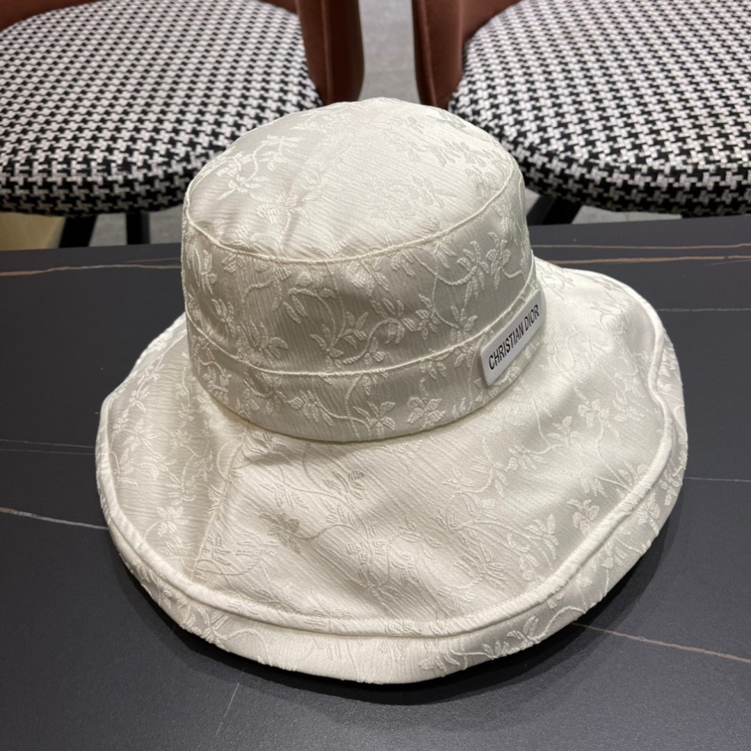  Dior 迪奥 2025新款渔夫帽， 精致純也格调很有感觉，很酷很时尚，质量超赞