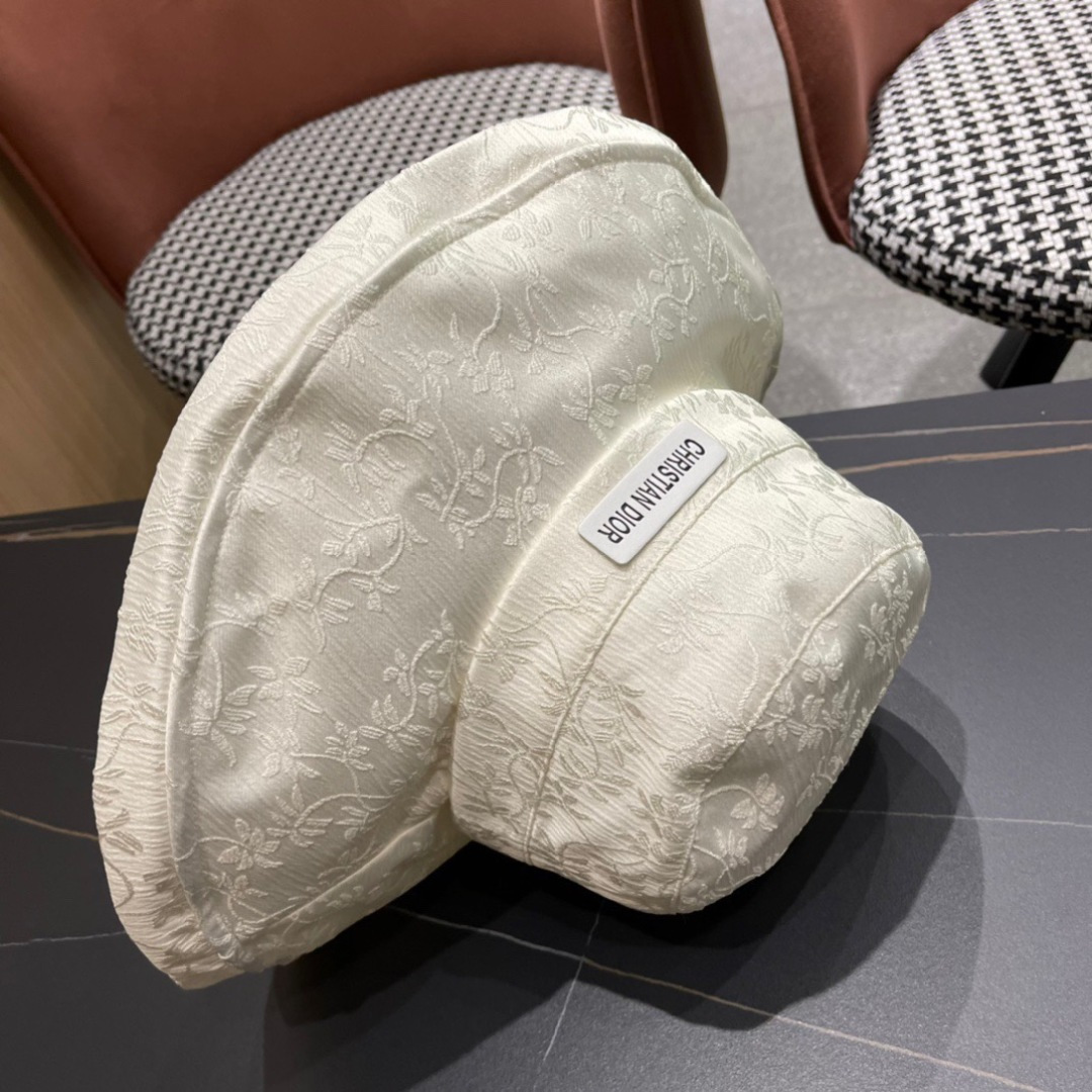  Dior 迪奥 2025新款渔夫帽， 精致純也格调很有感觉，很酷很时尚，质量超赞