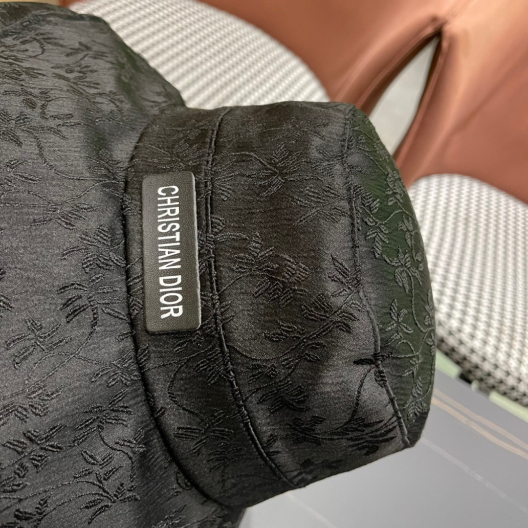  Dior 迪奥 2025新款渔夫帽， 精致純也格调很有感觉，很酷很时尚，质量超赞