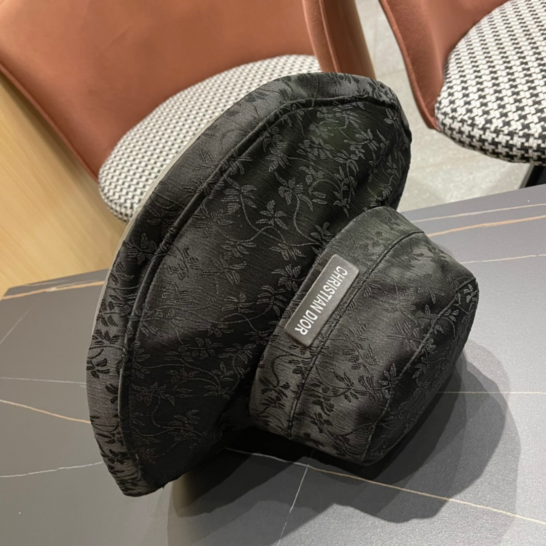  Dior 迪奥 2025新款渔夫帽， 精致純也格调很有感觉，很酷很时尚，质量超赞