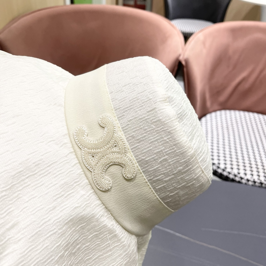  赛琳CELINE新款防晒大帽棚蝴蝶结渔夫帽，最好品质的，休闲大方，简约时尚，大家自己对比哦