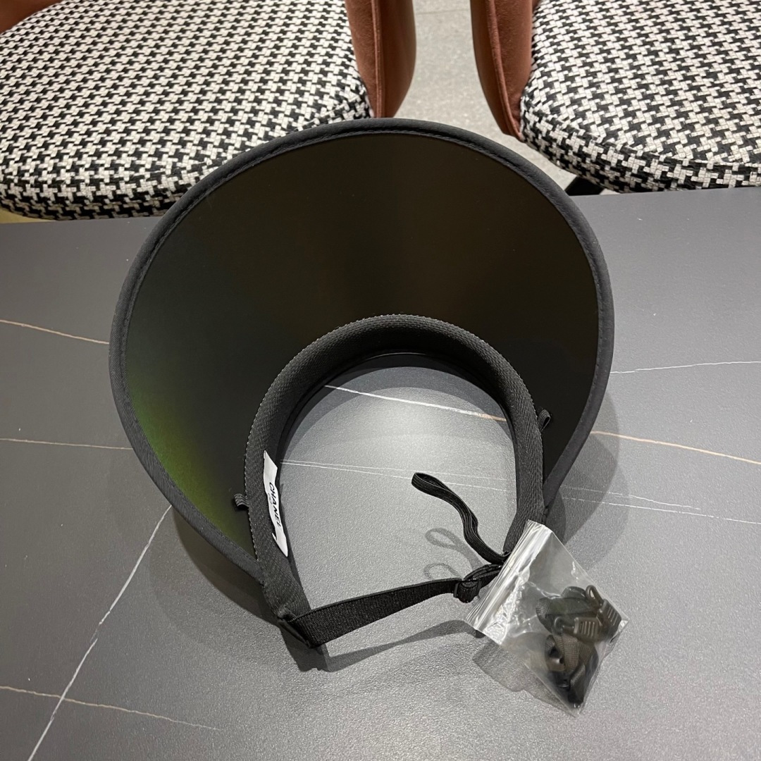  【CHANEL 香奈儿】2025新款独家款小香遮阳帽空顶帽，🔆遮阳百搭～休闲出街神器 巨防嗮！太爱了💕