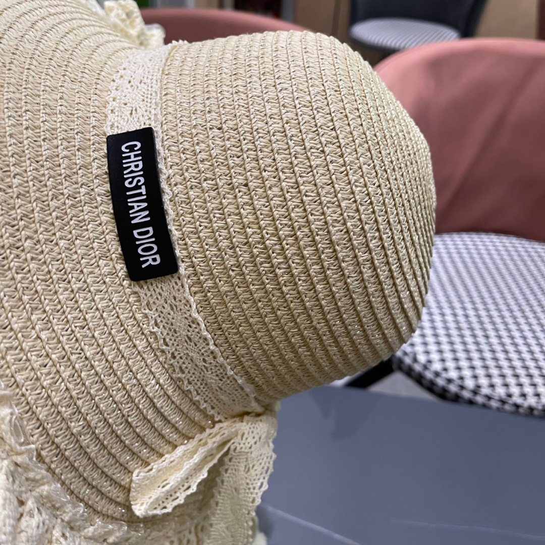  迪奥Dior草帽女蕾丝蝴蝶结遮阳帽户外出游度假太阳帽沙滩
防晒帽百搭渔夫帽