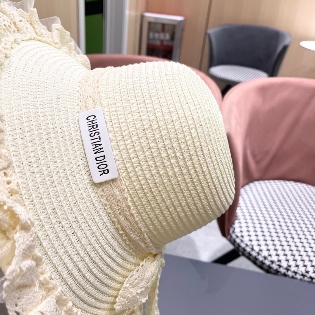  迪奥Dior草帽女蕾丝蝴蝶结遮阳帽户外出游度假太阳帽沙滩
防晒帽百搭渔夫帽