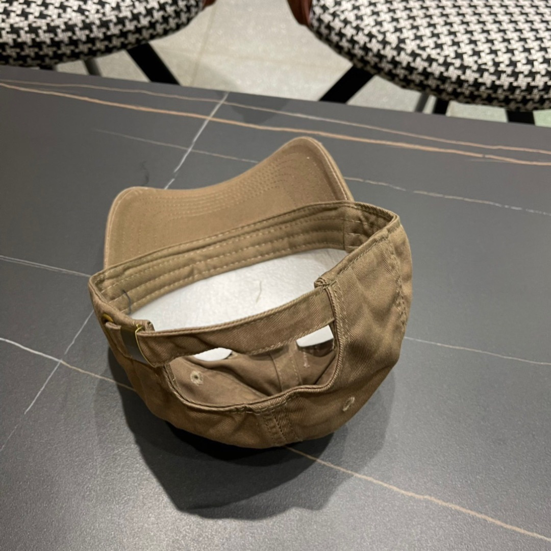 【普拉达】春夏新款大牌棒球帽，大牌款超好搭配，赶紧入手！