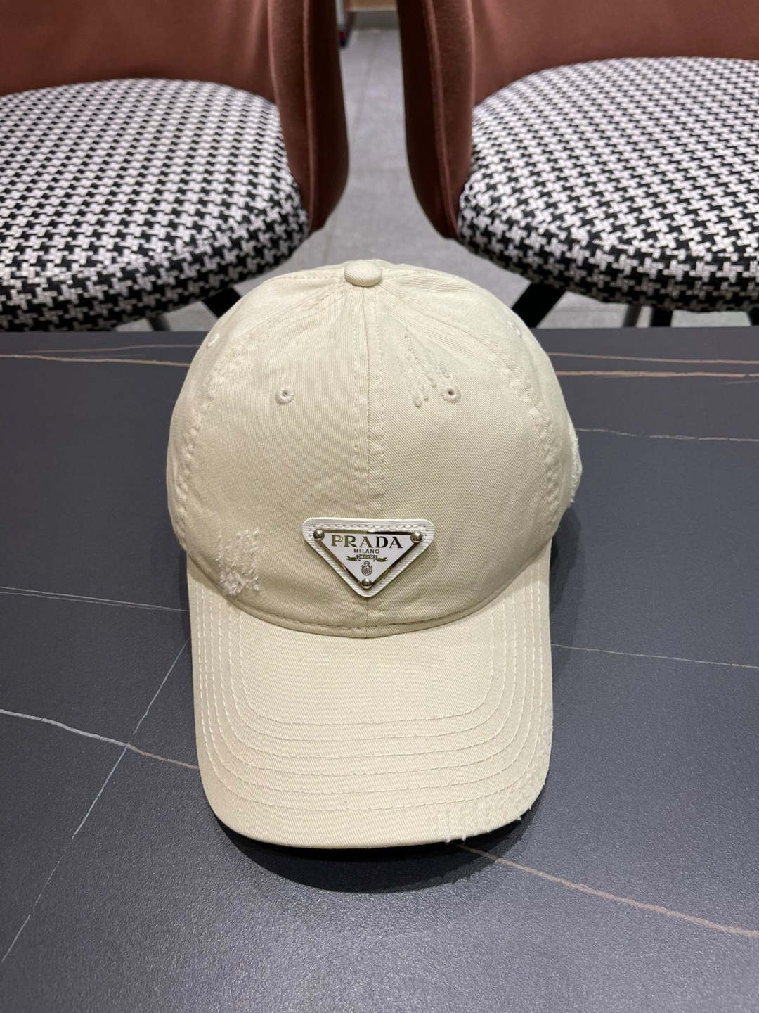 【普拉达】春夏新款大牌棒球帽，大牌款超好搭配，赶紧入手！