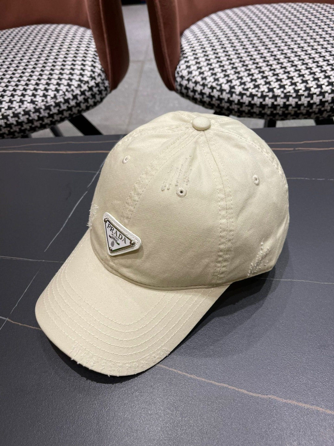 【普拉达】春夏新款大牌棒球帽，大牌款超好搭配，赶紧入手！