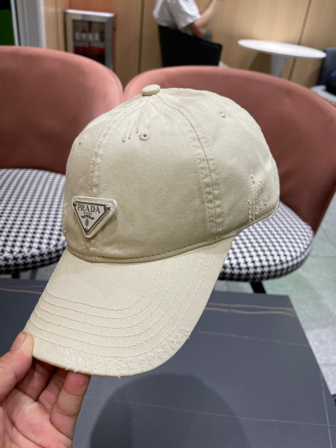 【普拉达】春夏新款大牌棒球帽，大牌款超好搭配，赶紧入手！