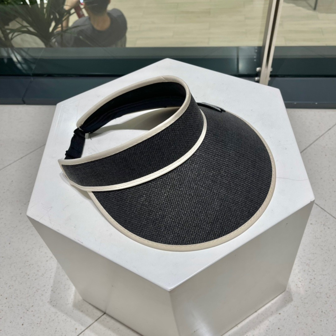  Ch@nel 香奈儿新款空顶帽
超甜超乖的小空顶🔝，细节和质感都拿捏得很完美！
七彩色系，缤纷整个夏天