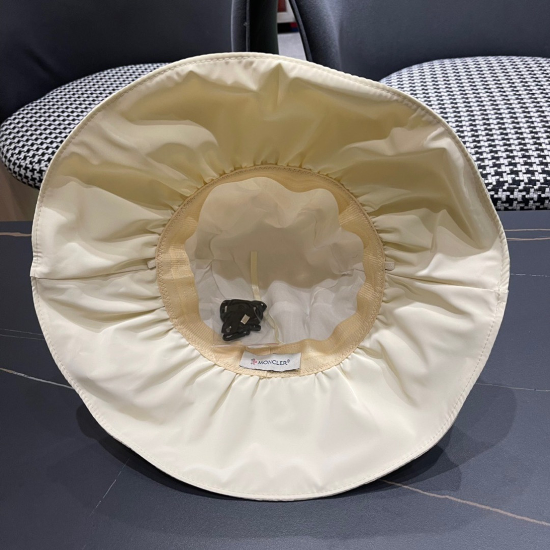 
MONCLER蒙口🎩2025春新款高品质渔夫帽
超仙，超火爆💖质感很赞，出街超好搭配！时尚潮流！快快入