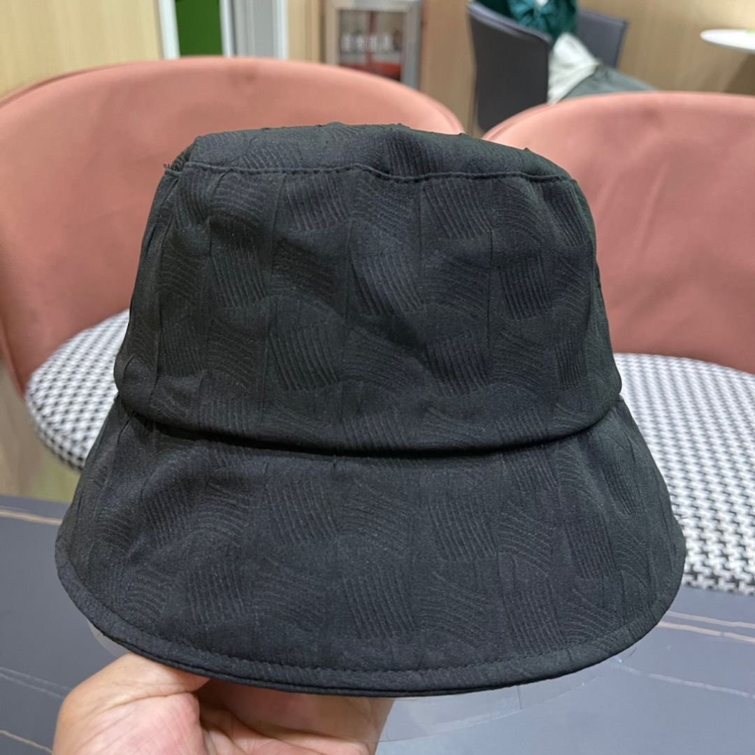 【普拉达】2025春夏新款遮阳渔夫帽，新款出货，大牌款超好搭配，赶紧入手！