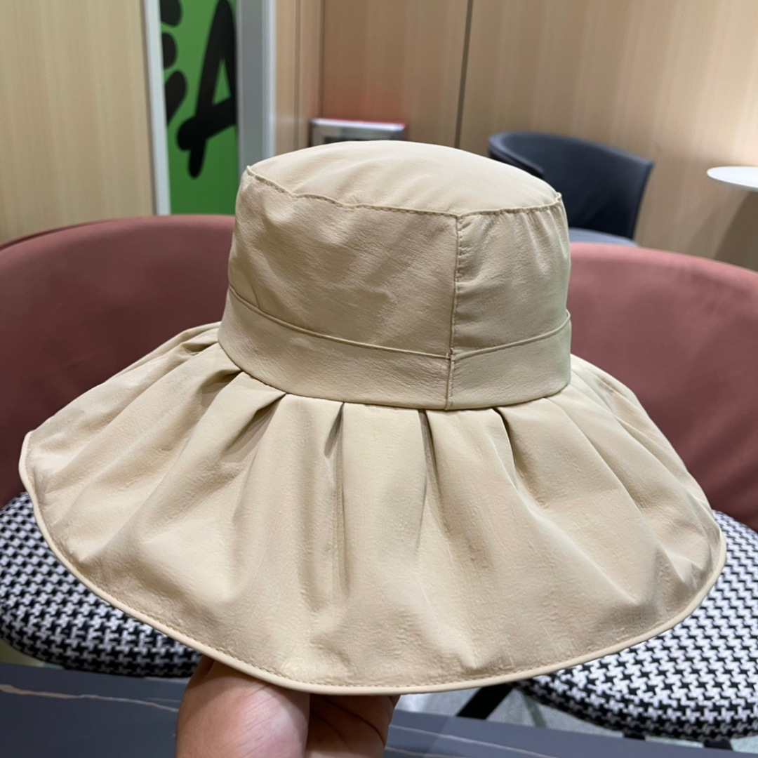 【CELINE赛琳】2025新款简约渔夫帽～简约大气
🔅大牌经典，夏季新品