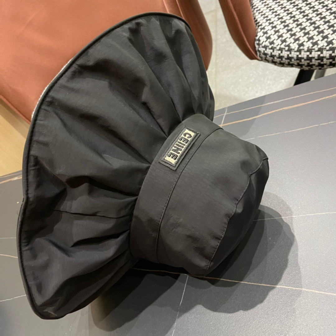 【CELINE赛琳】2025新款简约渔夫帽～简约大气
🔅大牌经典，夏季新品