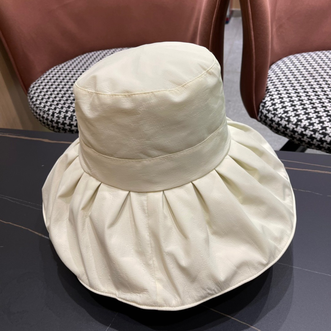 【CELINE赛琳】2025新款简约渔夫帽～简约大气
🔅大牌经典，夏季新品