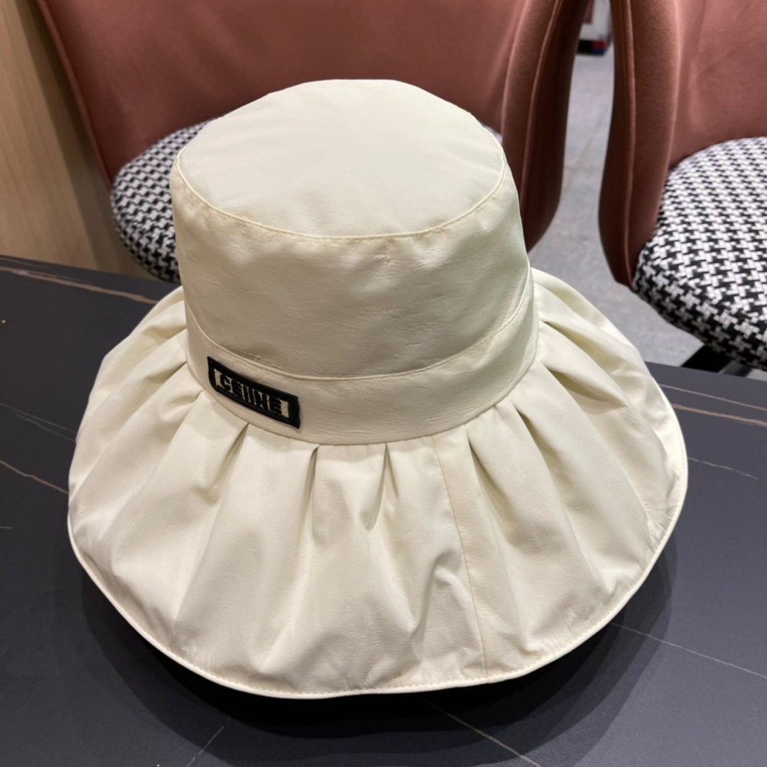 【CELINE赛琳】2025新款简约渔夫帽～简约大气
🔅大牌经典，夏季新品